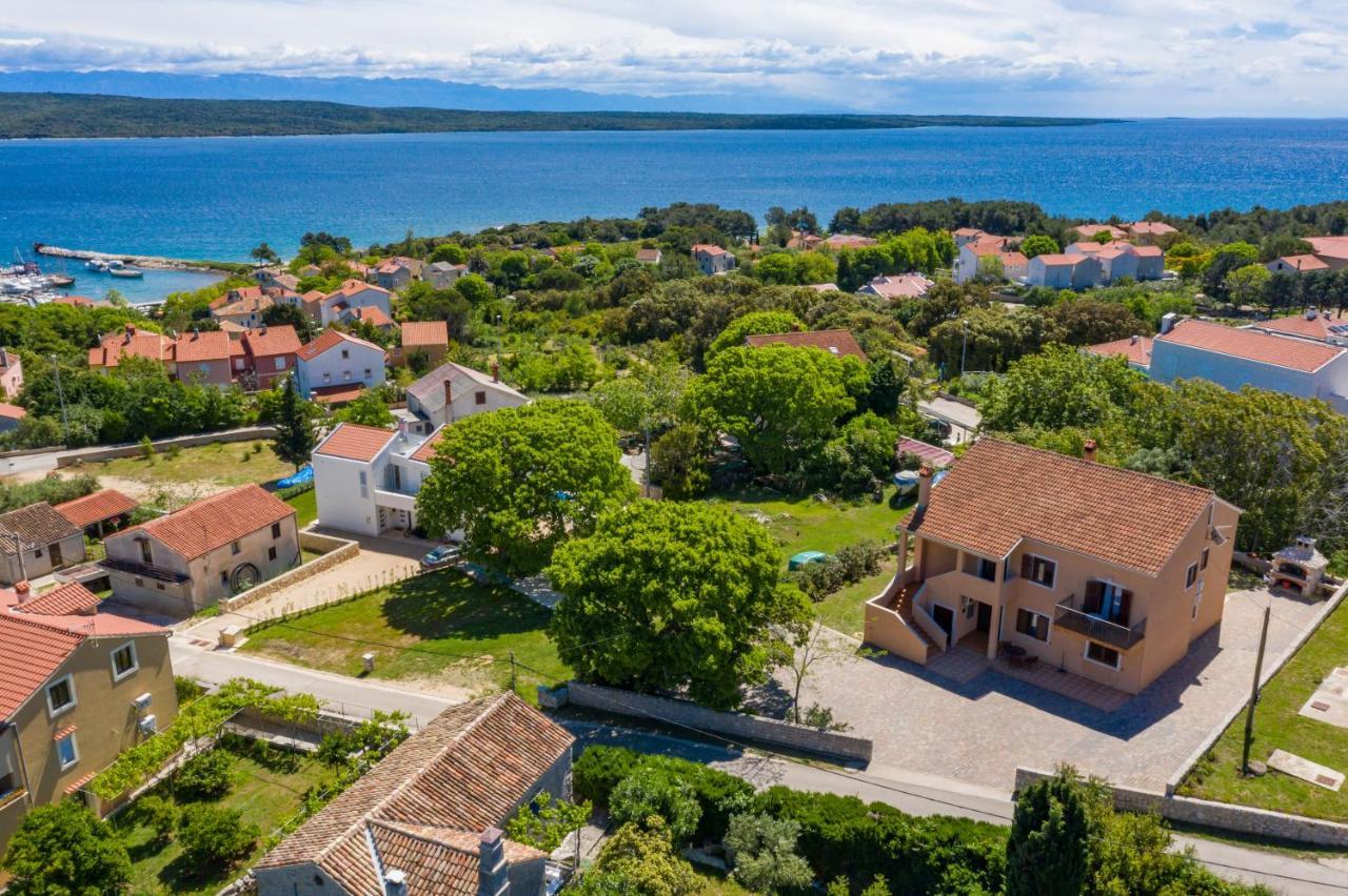 Apartments Marina Veskovic Nerezine Eksteriør billede