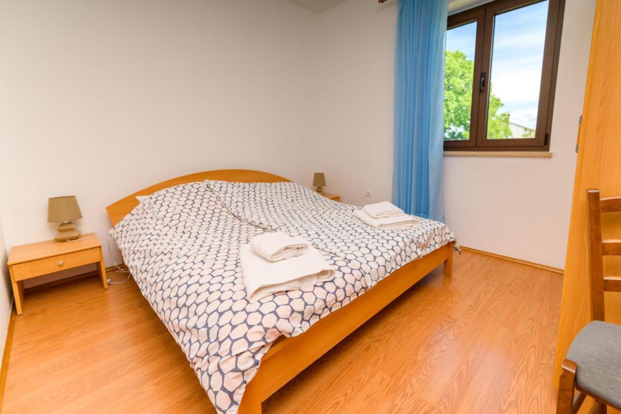 Apartments Marina Veskovic Nerezine Eksteriør billede