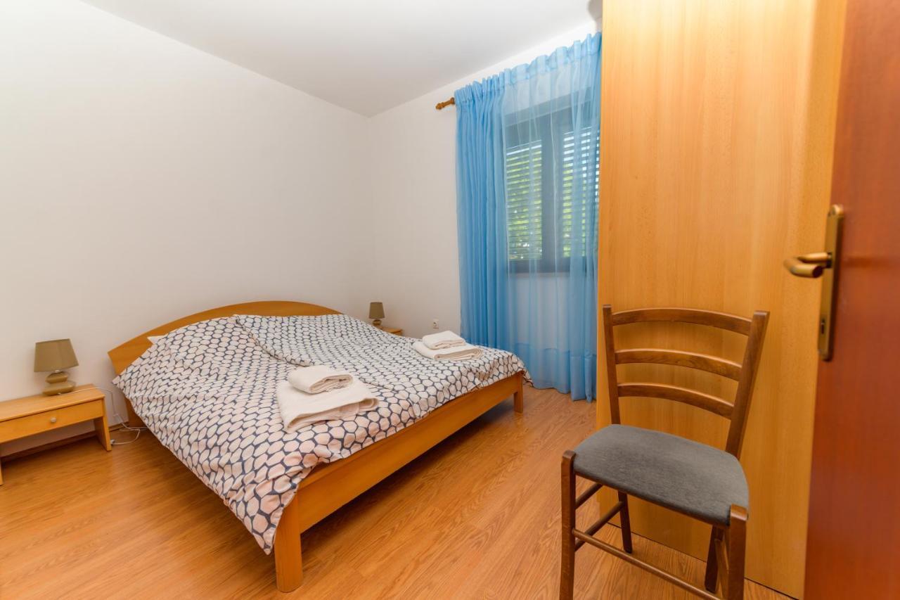 Apartments Marina Veskovic Nerezine Eksteriør billede