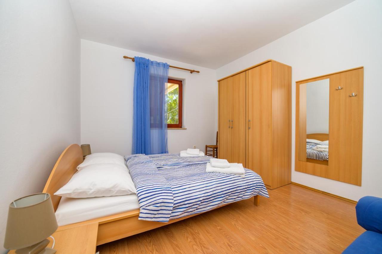Apartments Marina Veskovic Nerezine Eksteriør billede
