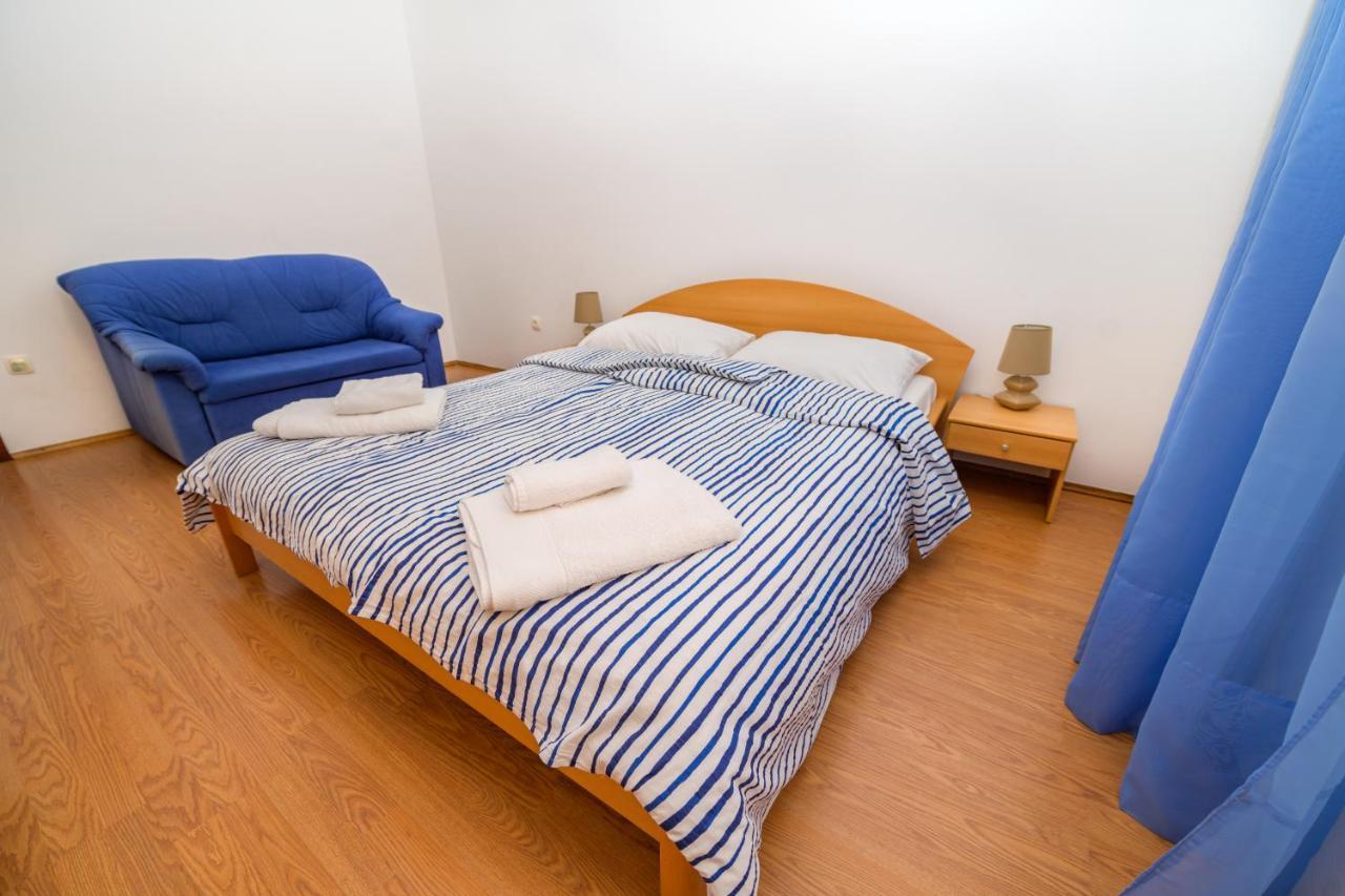 Apartments Marina Veskovic Nerezine Eksteriør billede