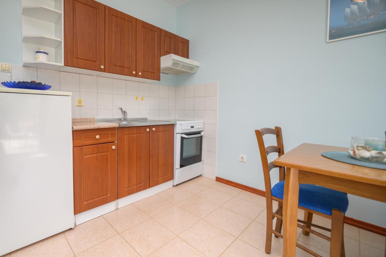 Apartments Marina Veskovic Nerezine Eksteriør billede